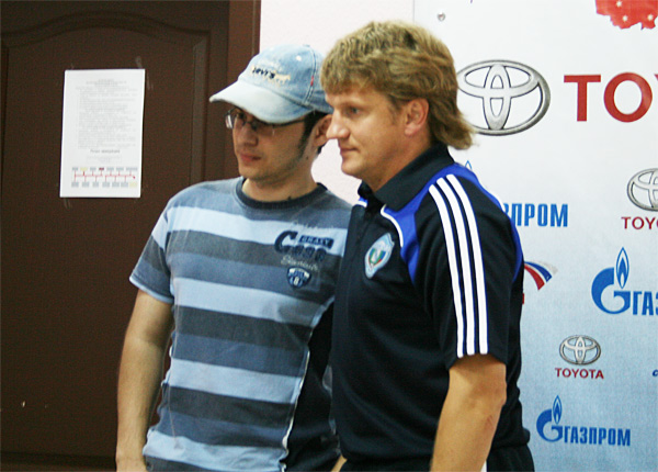 С Валерием Есиповым на пресс-конференции после игры