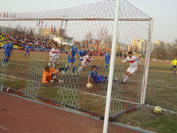 Александр Малин забивает свой первый гол после возвращения