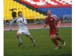 Алексей Снетков в борьбе за верховой мяч